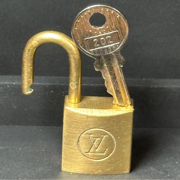 # 202 Louis Vuitton Lock and Key - Picture 1 of 7